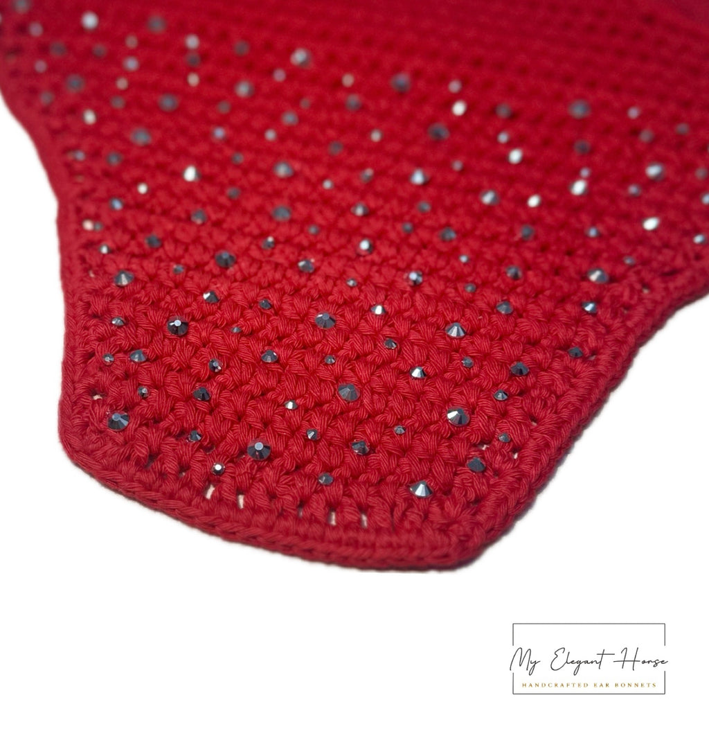 PUNAINEN NELIÖREUNAINEN KORVAHUPPU